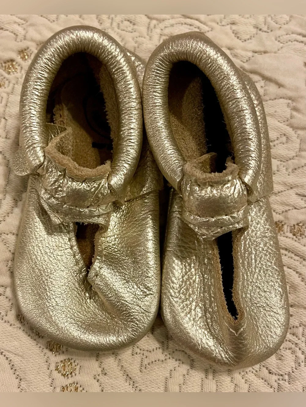 Freshly Picked baby metallic gold size 3 leather soft sole moccasin heart